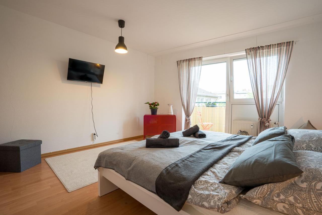 Grosse Louise In Der Neustadt Fuer Familien & Kinder Dresda Esterno foto